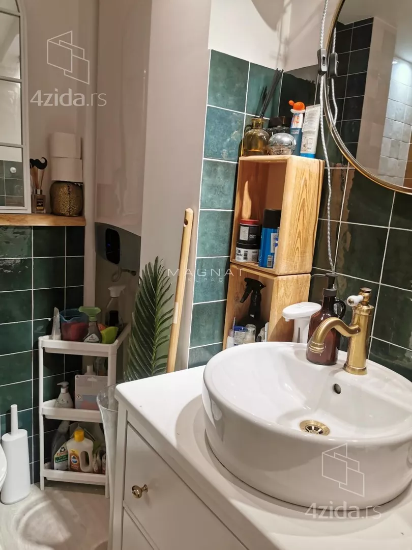 Četvoroiposoban stan | 4zida