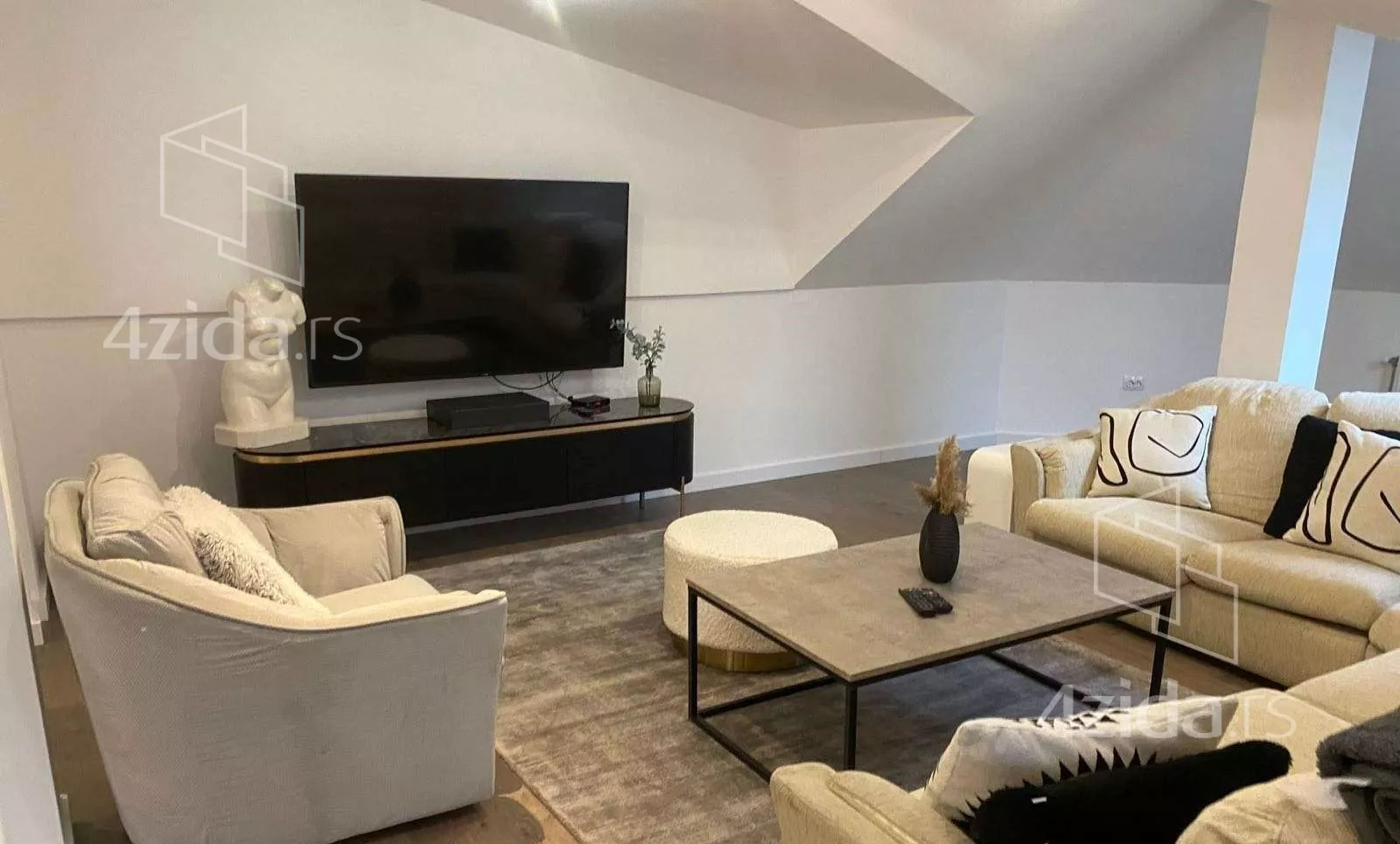 Četvorosoban stan | 4zida