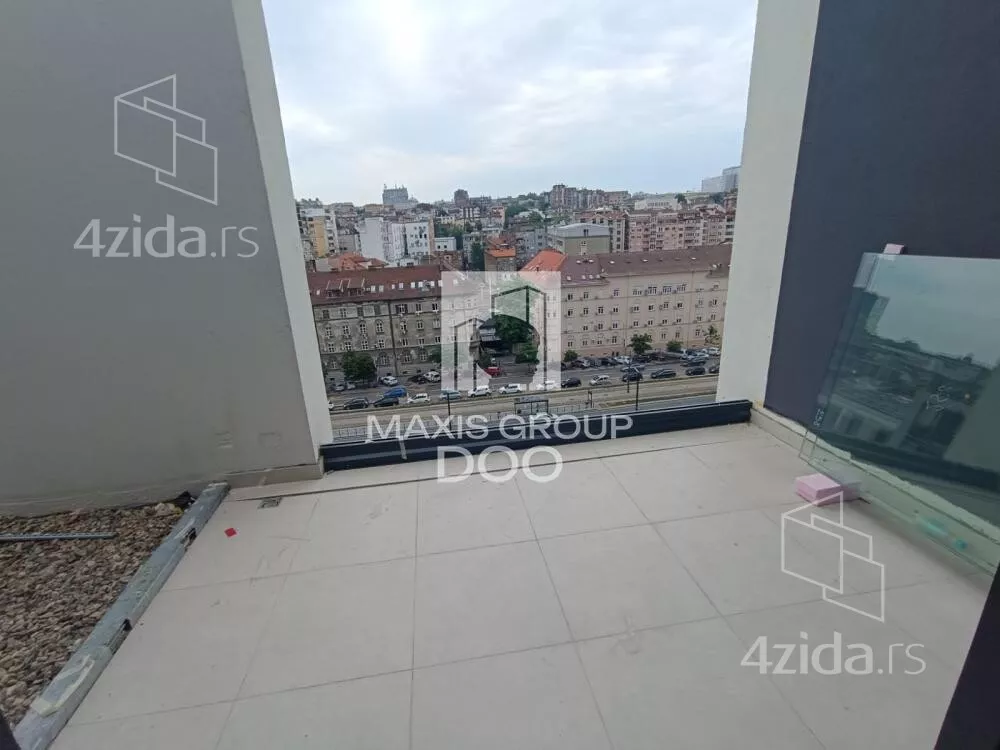 Šestosoban stan | 4zida