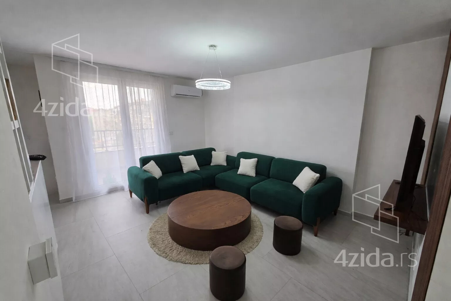 Troiposoban stan | 4zida