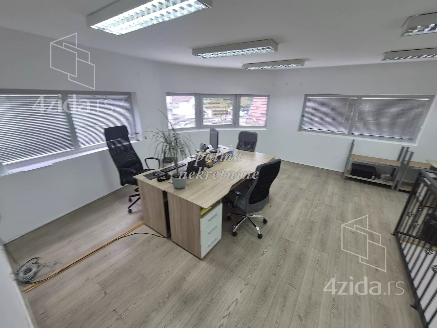 Lokal | 4zida