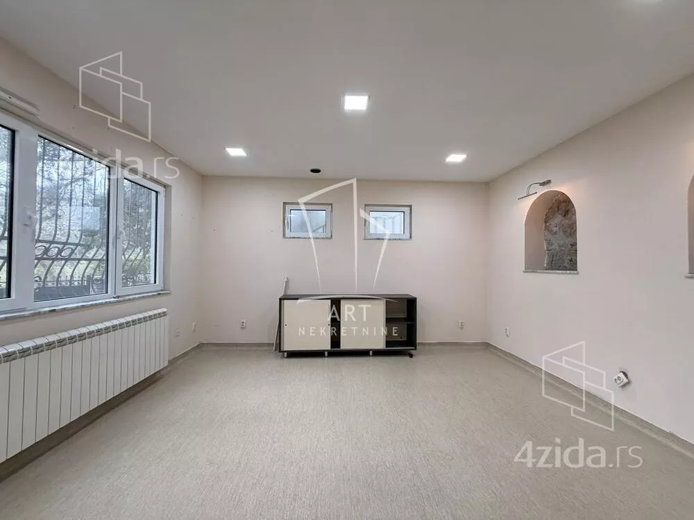 Petoiposoban stan | 4zida