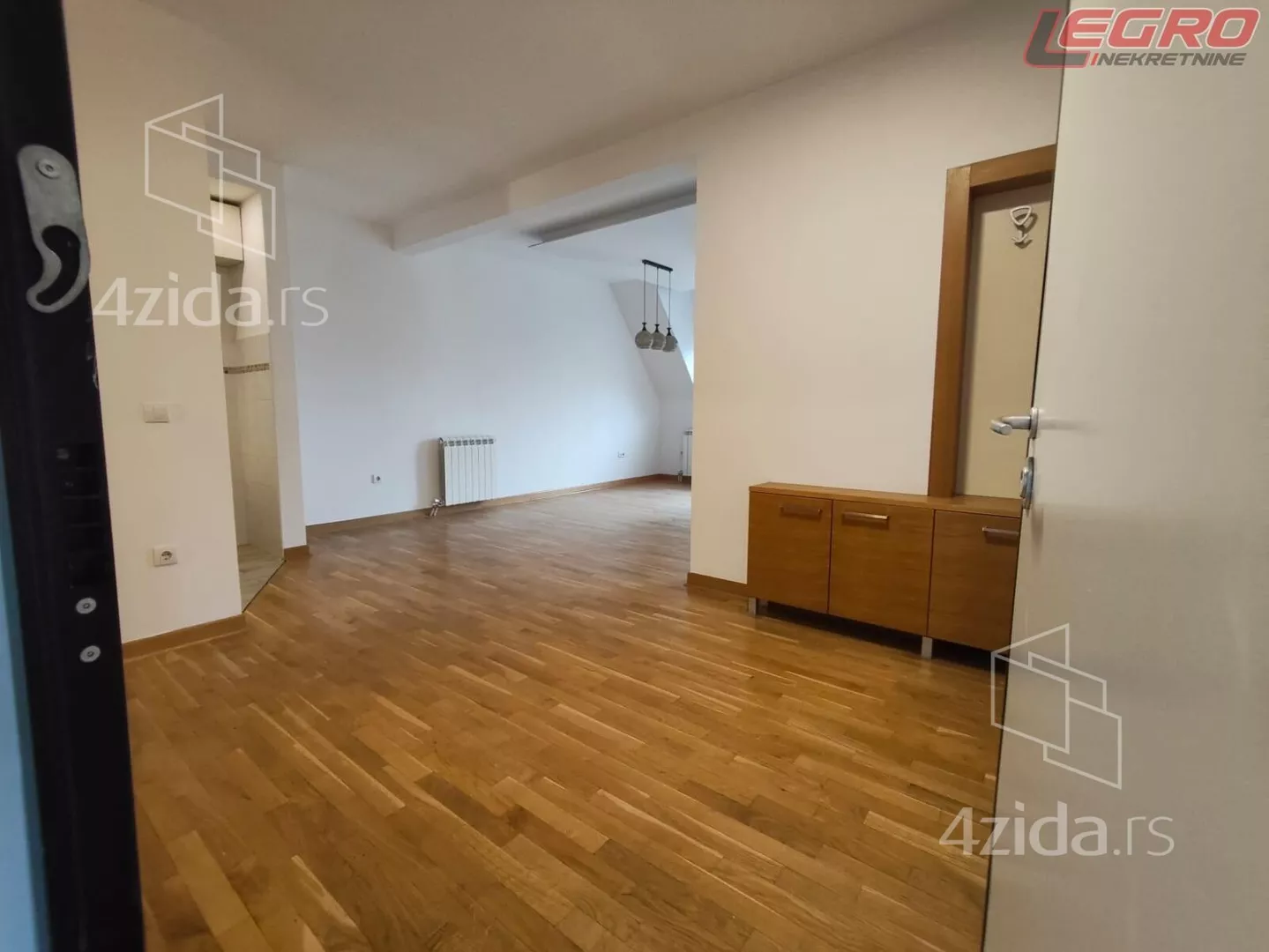 Petosoban stan | 4zida