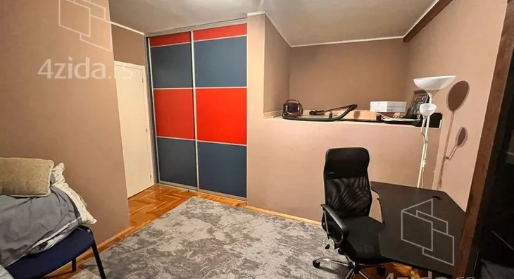 Četvoroiposoban stan | 4zida