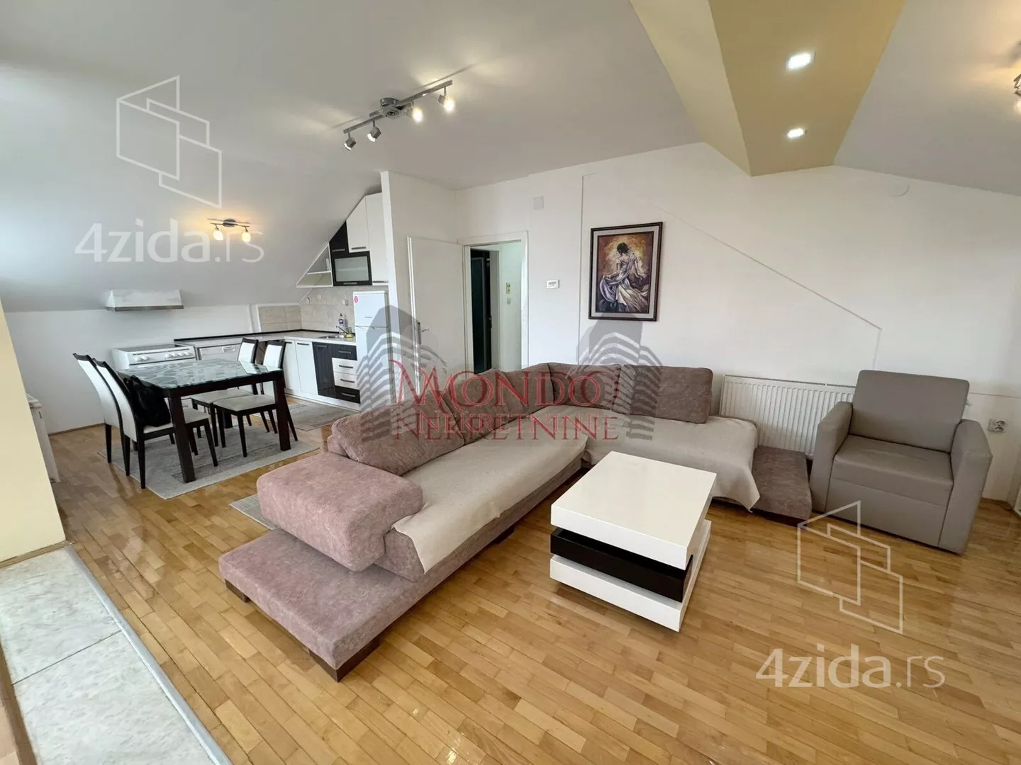 Jednoiposoban stan | 4zida