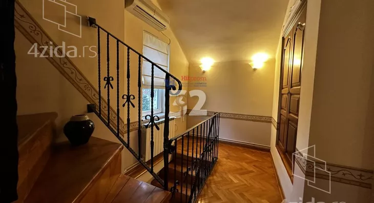 Četvoroiposoban stan | 4zida