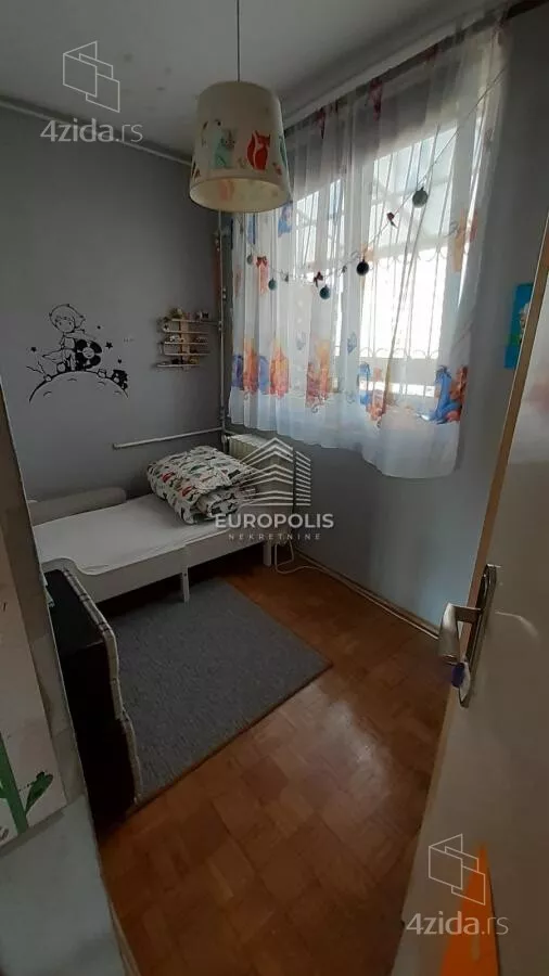 Četvoroiposoban stan | 4zida