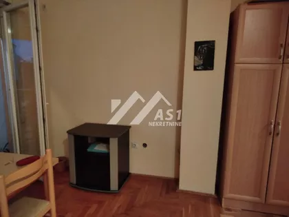 Feješ Klare | 4zida.rs