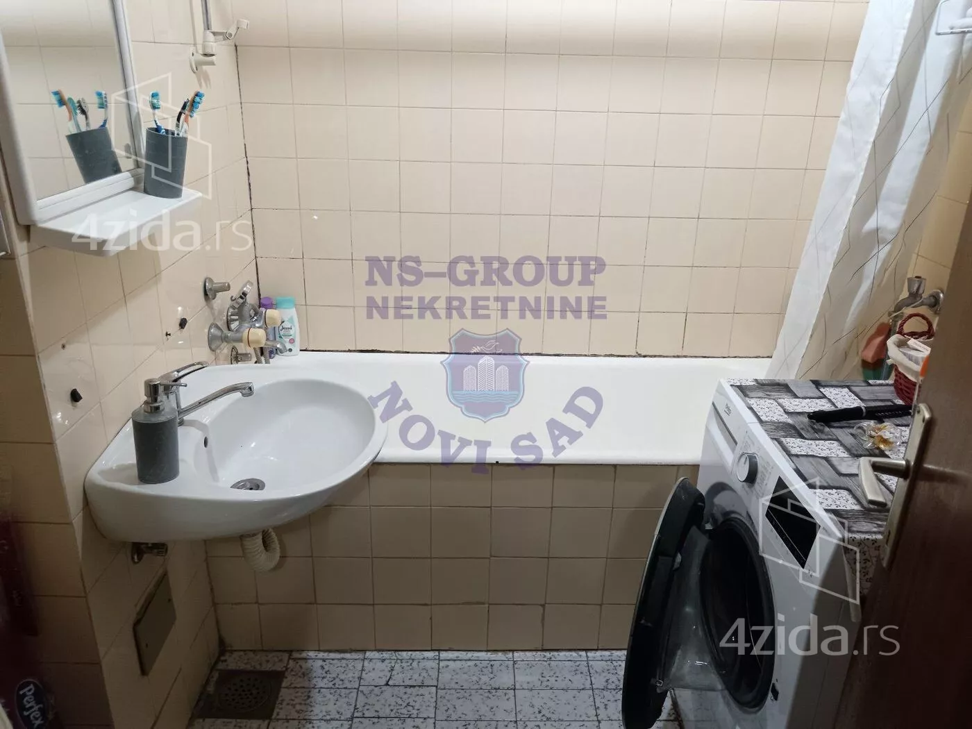 Troiposoban stan | 4zida