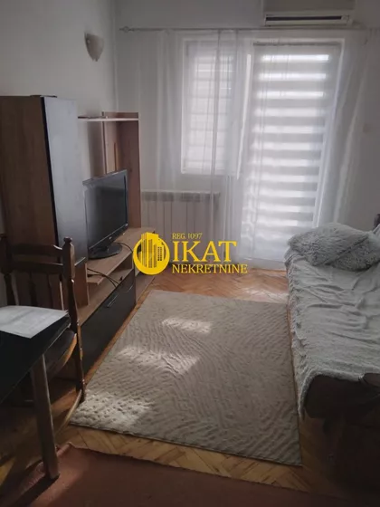 Ivana Sarića | 4zida.rs