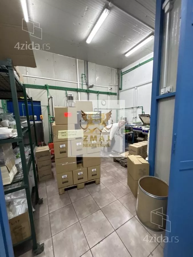 Poslovna zgrada | 4zida