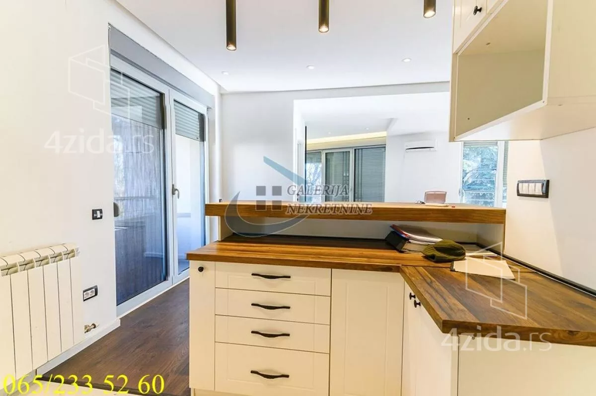 Petosoban stan | 4zida