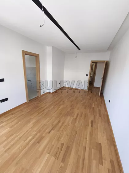 Cara Dušana | 4zida.rs