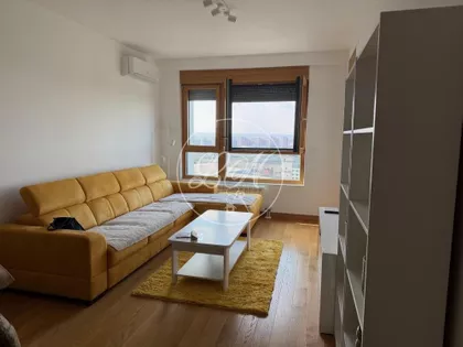 Tadije Sondermajera | 4zida.rs