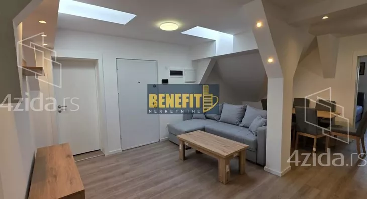 Četvoroiposoban stan | 4zida