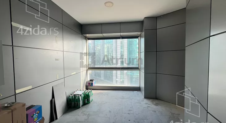 Poslovna zgrada | 4zida