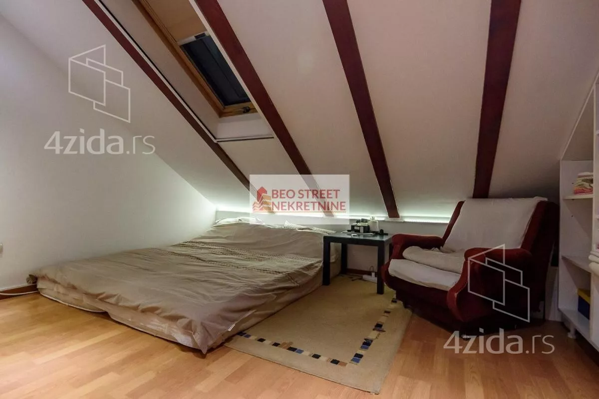 Četvoroiposoban stan | 4zida