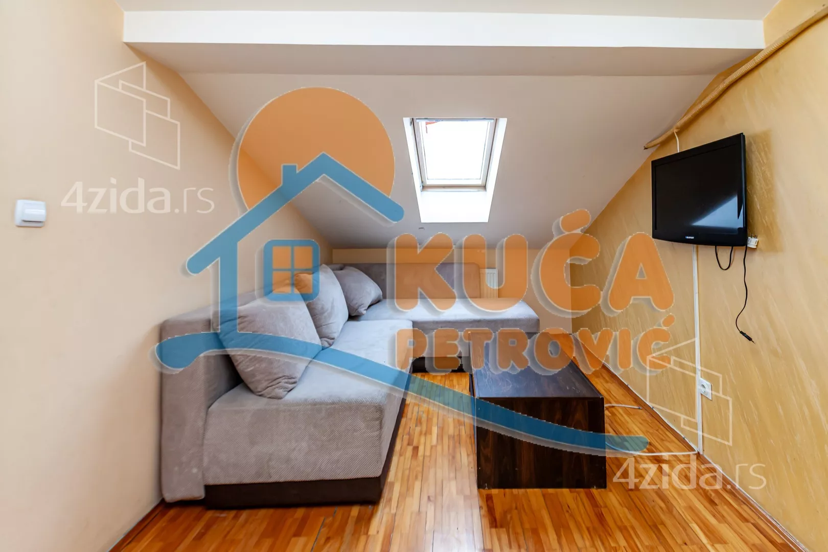 Troiposoban stan | 4zida