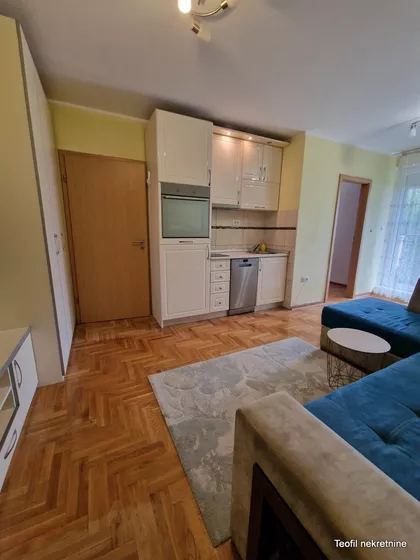 Ratka Mitrovića | 4zida.rs