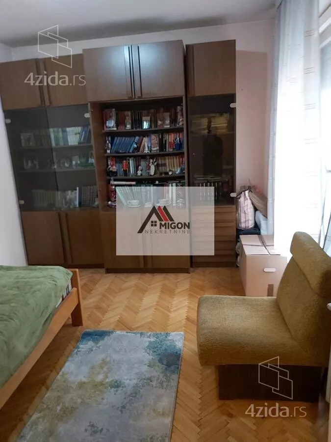 Troiposoban stan | 4zida