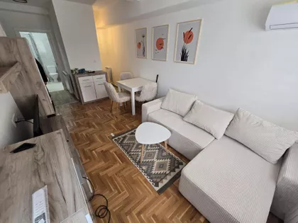 Simona Bolivara | 4zida.rs