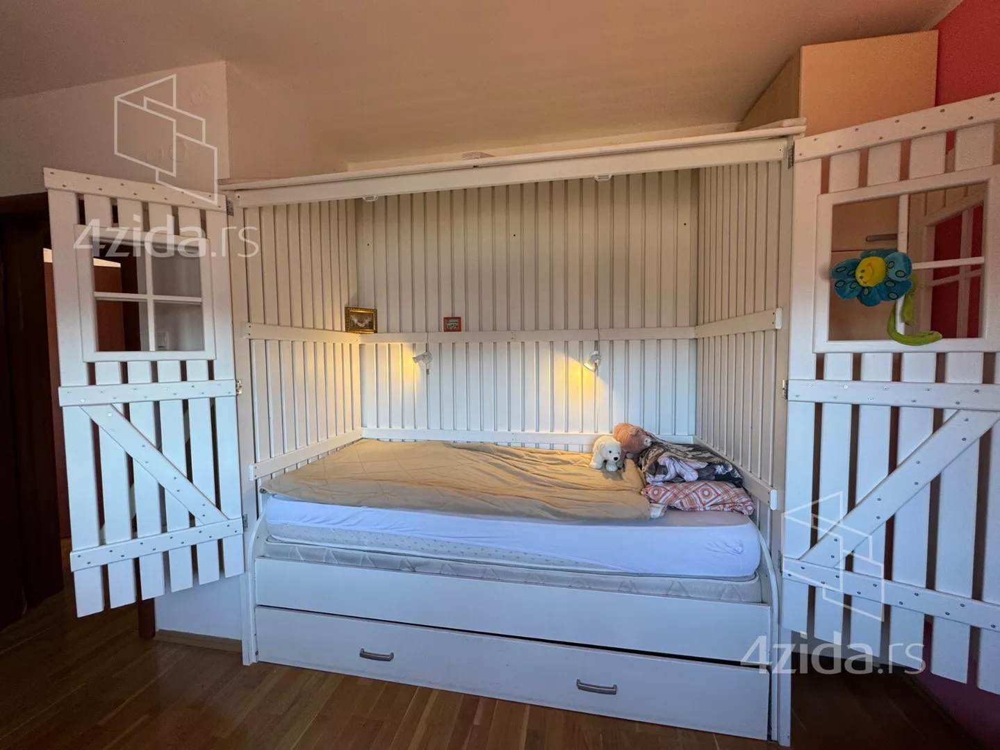 Petoiposoban stan | 4zida