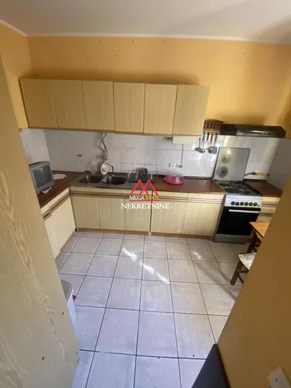 Jovana Popovića | 4zida.rs