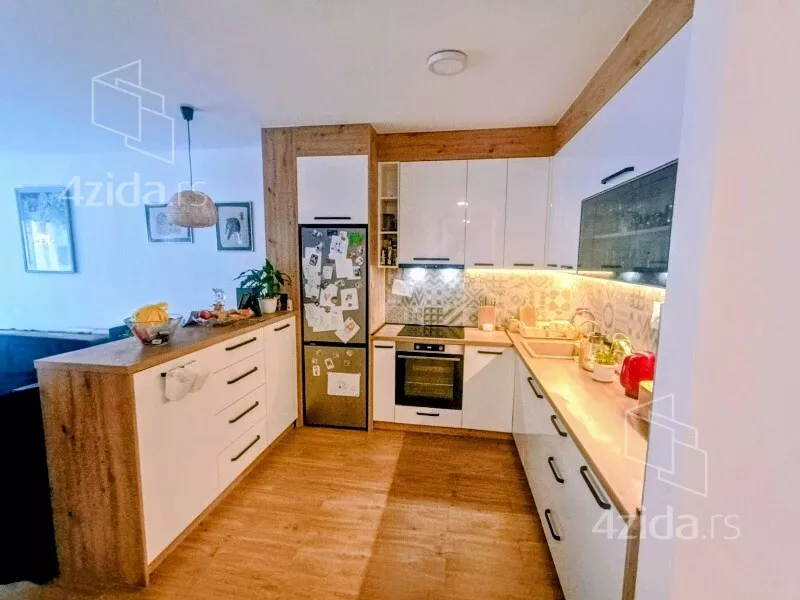 Troiposoban stan | 4zida