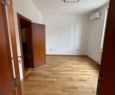 5-etažna kuća | 4zida