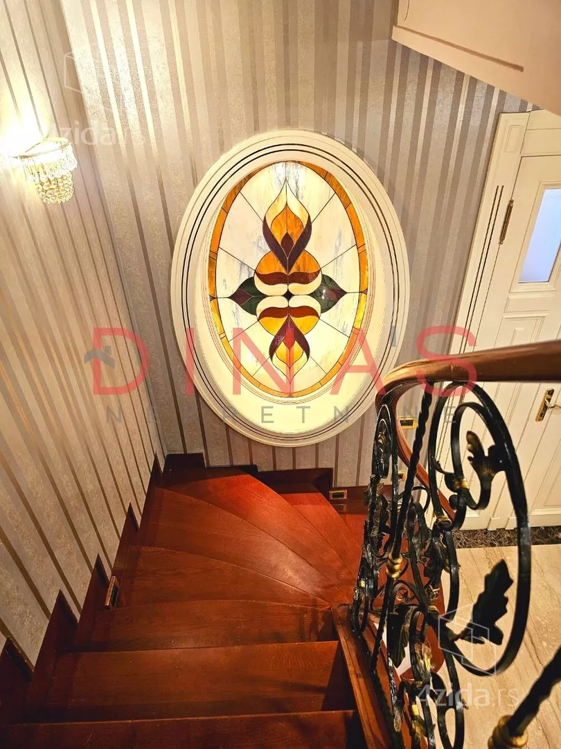 Sedmosoban stan | 4zida
