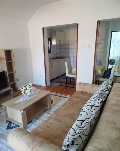 Ugrinovački Put | 4zida.rs