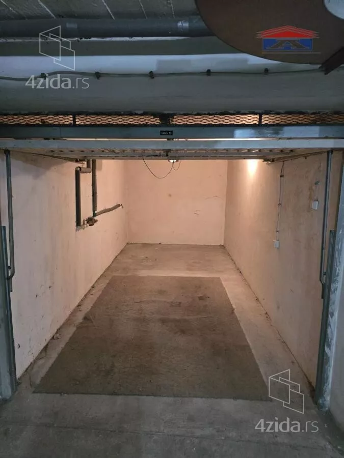 Garaža | 4zida