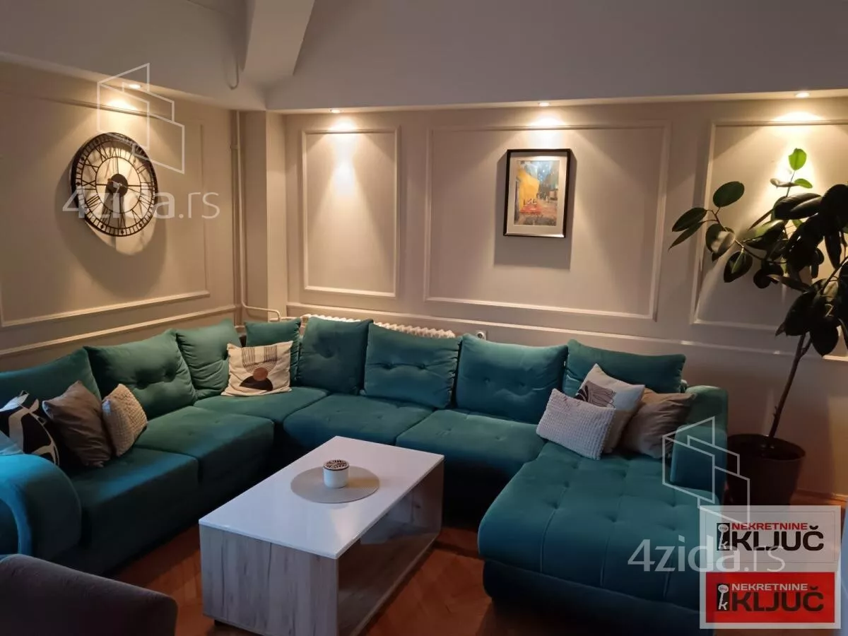 Četvoroiposoban stan | 4zida