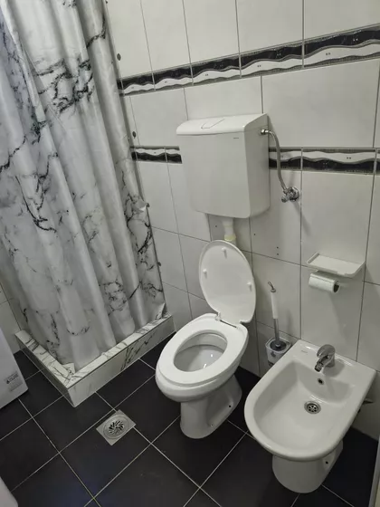 Mali Mokri Lug | 4zida.rs