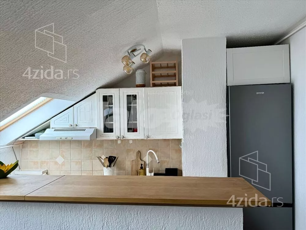 Petosoban stan | 4zida