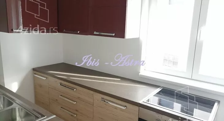 Četvoroiposoban stan | 4zida