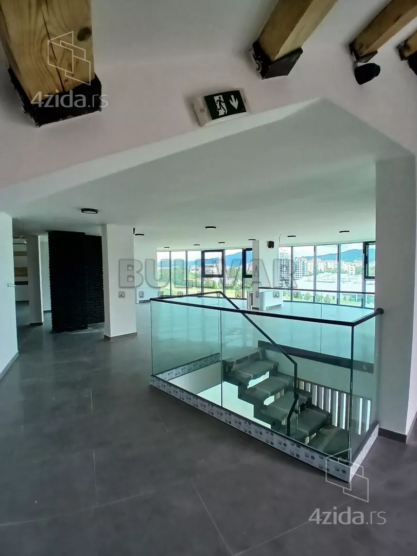 Lokal | 4zida