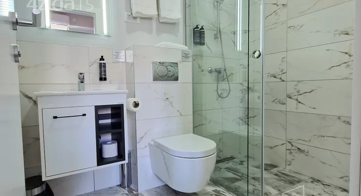 Devetosoban stan | 4zida