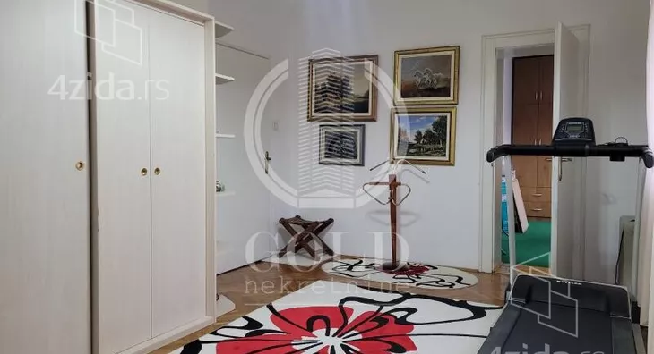 Četvoroiposoban stan | 4zida