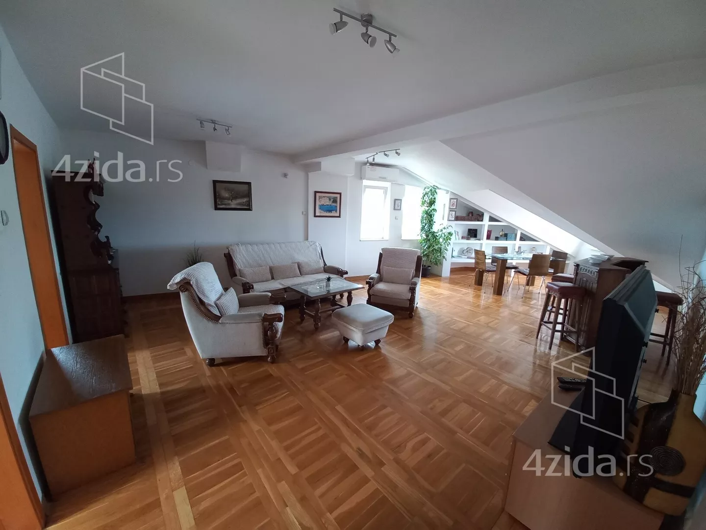 Četvorosoban stan | 4zida