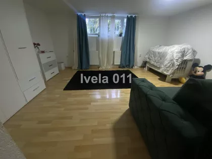 Emilije Jakšić | 4zida.rs