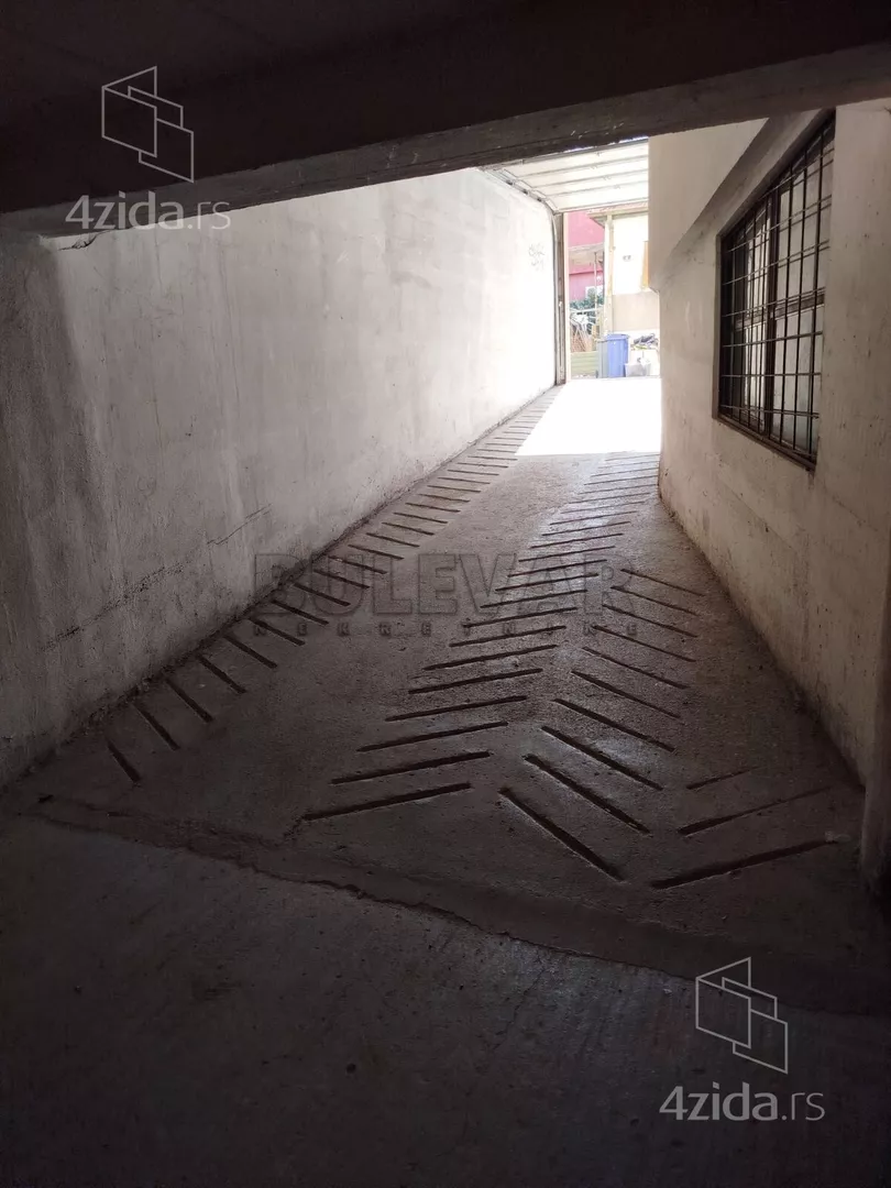 Garaža | 4zida