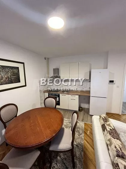 Admirala Vukovića | 4zida.rs