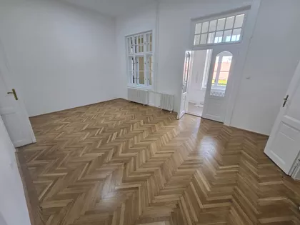 Trg Marije Trandafil | 4zida.rs