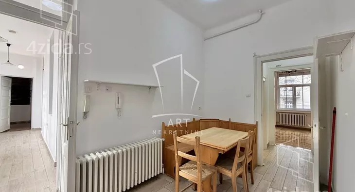 Šestosoban stan | 4zida