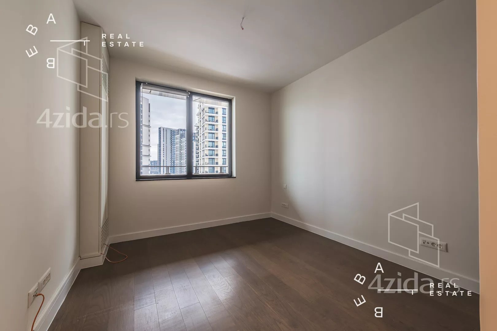 Petosoban stan | 4zida