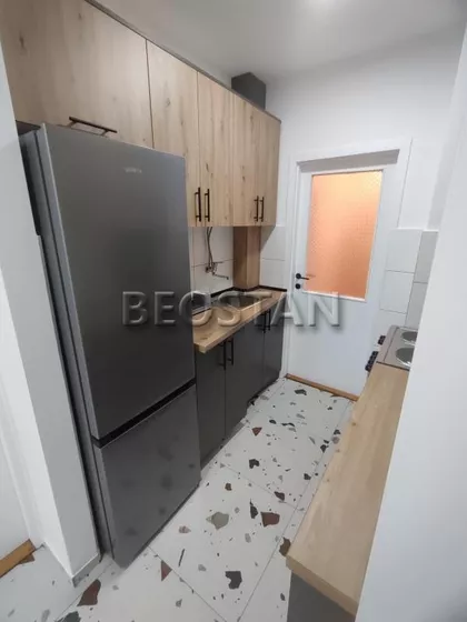 Pariske Komune | 4zida.rs