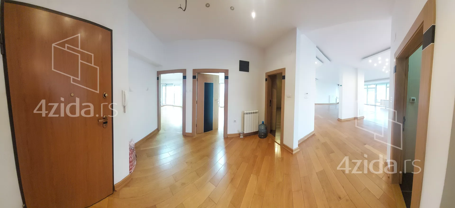 Petosoban stan | 4zida