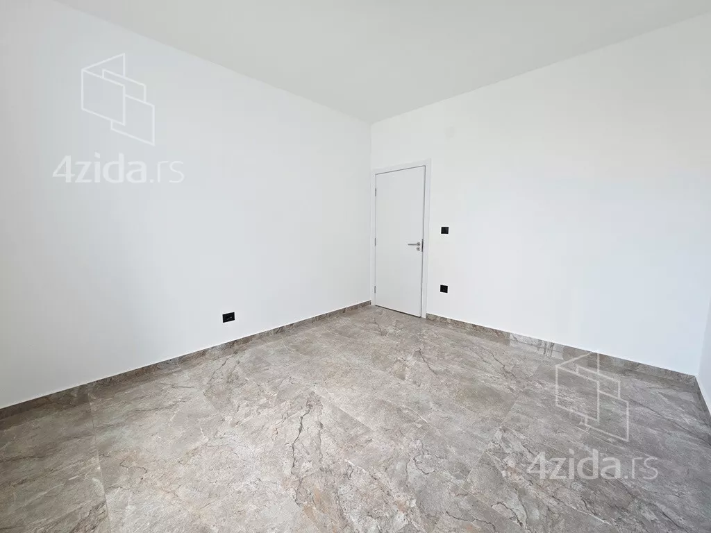 Četvoroiposoban stan | 4zida