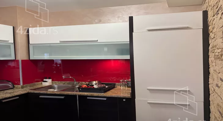 Četvoroiposoban stan | 4zida